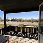 Cozy 3 Bedroom, Terrace, Pets Welcome Apartamento