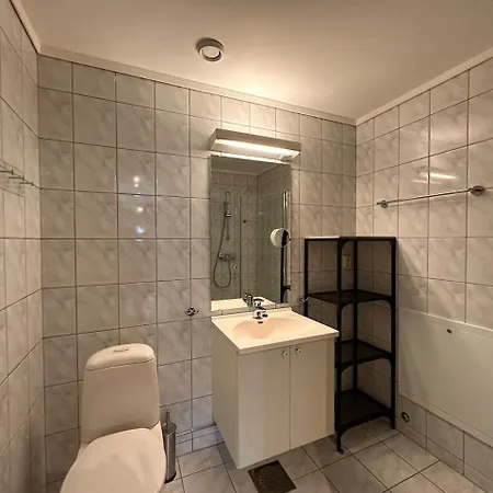 Apartment Cozy 3 Bedroom, Terrace, Pets Welcome *