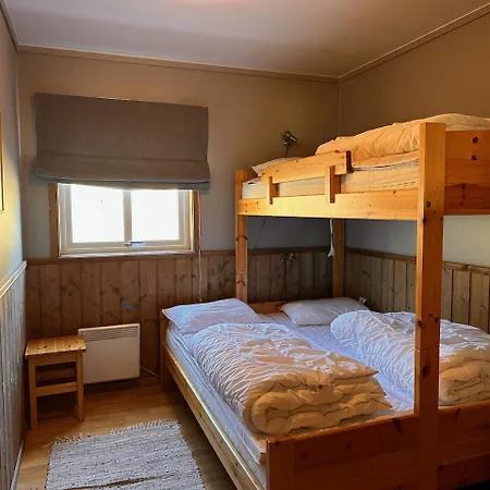 Cozy 3 Bedroom, Terrace, Pets Welcome
