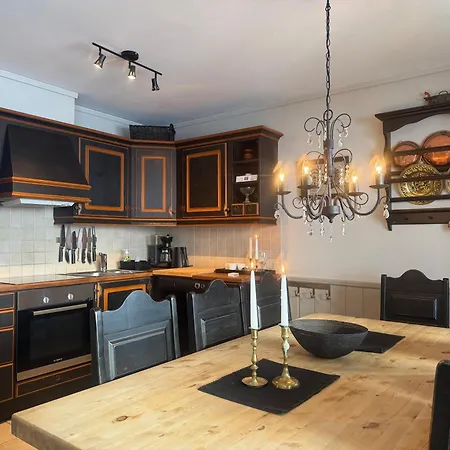 Cozy 3 Bedroom, Terrace, Pets Welcome Lägenhet *